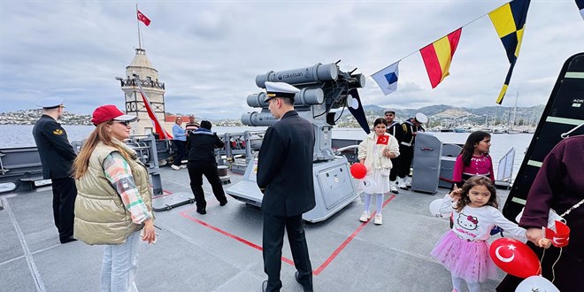 23 Nisan'da askeri gemiler ziyarete a��ld� - Son Dakika Haber