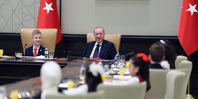 K�lliye'de duygusal 23 Nisan: Mutlucanlar a�lamaz!