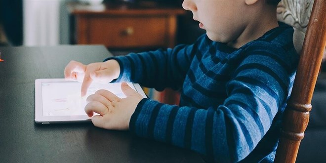 Sosyal medya platformlar� anne-babaya kontrol paneli a�acak - Son Dakika Haber