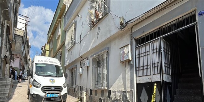 14 ya��ndaki k�z �ocu�u, babas�n� boynundan b��aklay�p, �ld�rd� - Son Dakika Haber