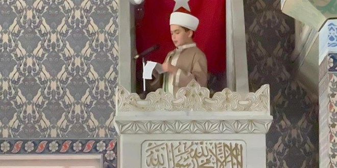 13 ya��ndaki ��renciden cuma hutbesi - Son Dakika Haber