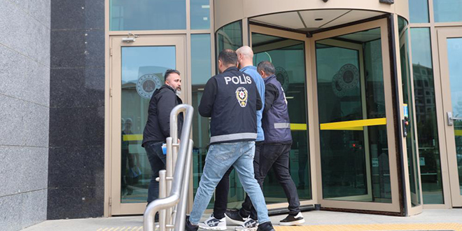 �Y� Partili ba�kan�n su� makinesi karde�i uygulamada yakaland� - Son Dakika Haber