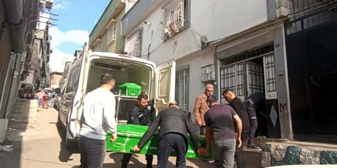 14 ya��ndaki k�z babas�n� b��aklayarak �ld�rd�: Tutukland� - Son Dakika Haber