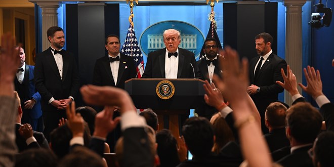 Trump'�n yeme�indeki silahl� sald�r�n�n ��phelisinin kimli�i tespit edildi - Son Dakika Haber