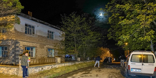 U�ak'ta polis ekibine silahl� sald�r�: 2 polis yaral�