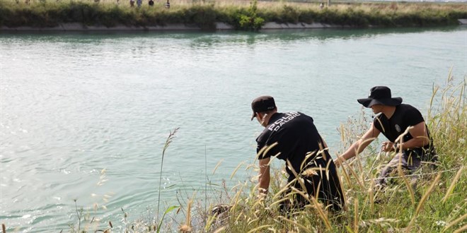 S�caklar etkisini art�rmadan 3 ki�i serinlemek isterken �ld�