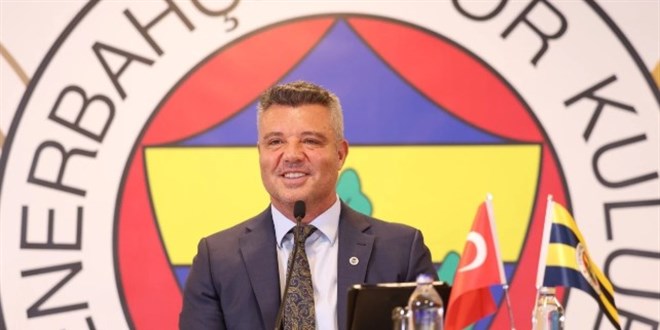 Derbi �ncesi Fenerbah�e'den trib�n hamlesi: Taraftara �cretsiz da��t�ld�