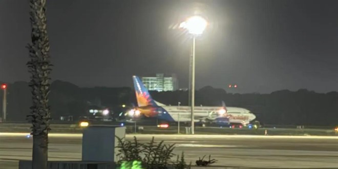 Antalya'da pilotu rahats�zlanan u�ak acil ini� yapt�