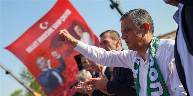 �zg�r �zel: Bug�n iktidar olsak asgari �cret 39 bin lira