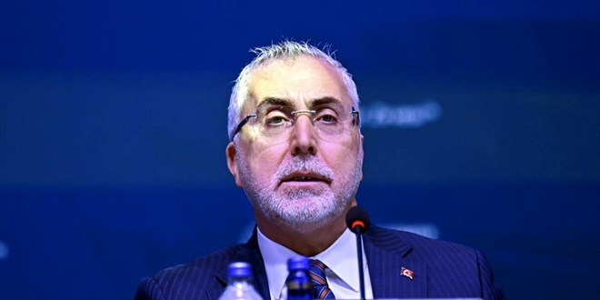 Bakan I��khan: T�rkiye etraf�n� saran sava� sarmal�na ra�men uluslararas� bar��a katk� sa�l�yor