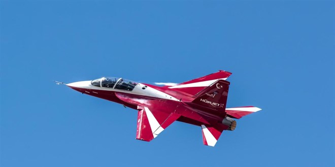 Milli jet e�itim u�a�� H�RJET'in �spanya'ya ihracat� i�in imzalar at�ld� - Son Dakika Haber