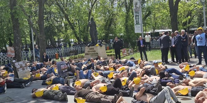 ��i�leri Bakanl���: Maden i��ilerinin eyleminde uzla�ma sa�land� - Son Dakika Haber