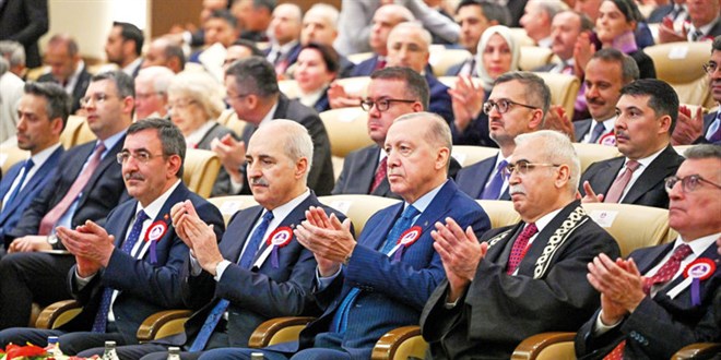 AYM, Eyl�l'de 'yapay zeka'y� kullanmaya ba�l�yor