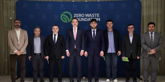 Bakan Bayraktar: Libya'da enteresan �eyler duyacaks�n�z