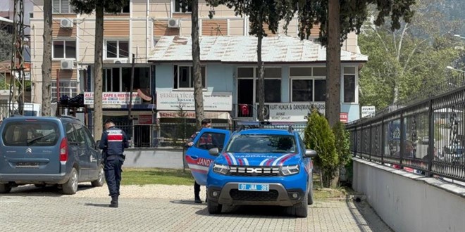 Sosyal medya hesab�ndan tehdit payla��mlar� yapan ��retmen hastaneye yat�r�ld� - Son Dakika Haber