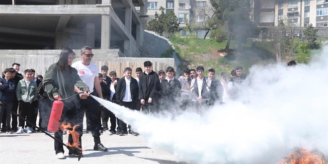 Ke�i�ren'de gen�ler afetlere kar�� bilin�leniyor