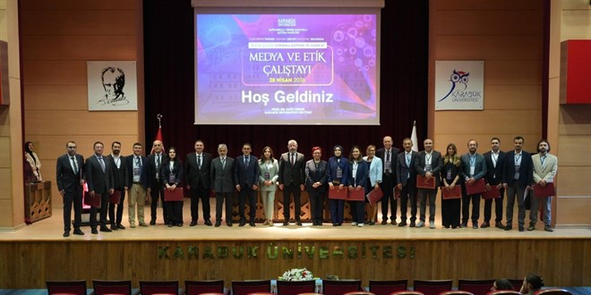�leti�imin Duayenleri Karab�k �niversitesi 'Medya ve Etik �al��tay�'nda Bir Araya Geldi