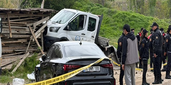 1 May�s Emek ve Dayan��ma G�n�'nde, 2 belediye i��isi kazada �ld� - Son Dakika Haber
