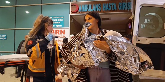Evde oyun oynarken kaynar suya d��t�: 2 ya��ndaki �ocuk yo�un bak�ma al�nd� - Son Dakika Haber
