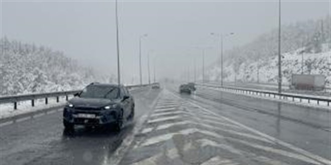 Anadolu Otoyolu'nun Ankara kesiminde kar ya���� - Son Dakika Haber