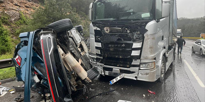 Maliyeciler kaza yapt�: 1 �l�, 5 yaral� - Son Dakika Haber