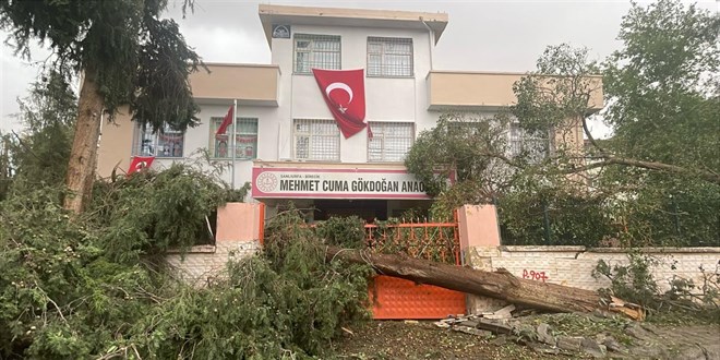 �ki ilin baz� il�elerinde okullar tatil edildi - Son Dakika Haber