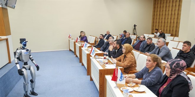 T�rkiye'nin n�fusa kay�tl� ilk insans� robotu CAN�KMAN sorular� yan�tlad� - Son Dakika Haber
