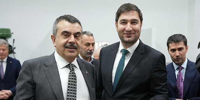 Bakan Tekin: 100 ��renciden 43'� art�k meslek lisesini tercih ediyor