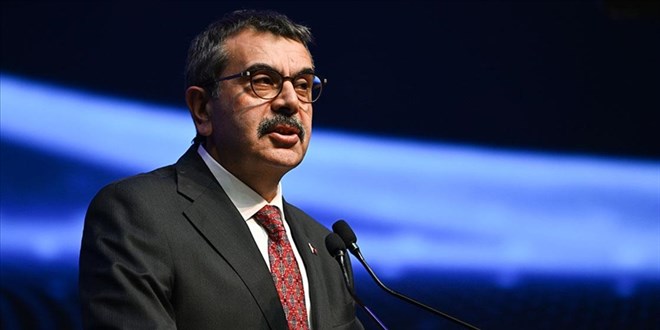 Bakan Tekin, sekt�re seslendi: Devlet versin peki ya siz? - Son Dakika Haber
