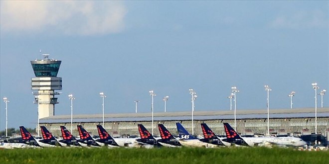 Br�ksel Havayollar�'n�n 4-6 haftal�k jet yak�t� kald�