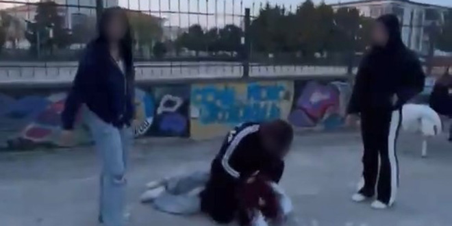 17 ya��ndaki k�z �ocu�una akran zorbal���: 5 tutuklama
