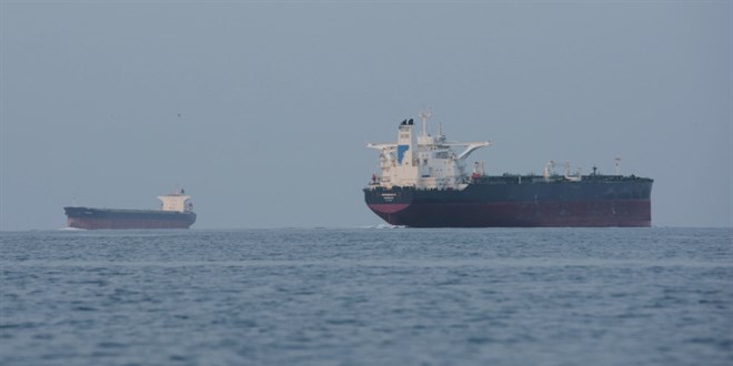 ABD ordusu, �ran bayrakl� petrol tankerine ate� a�t�