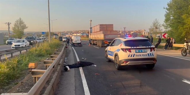 17 ya��ndaki gen� k�z motosiklet kazas�nda hayat�n� kaybetti
