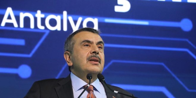 Bakan Tekin: Mesleki e�itim 28 �ubat �ncesi g�c�ne kavu�tu