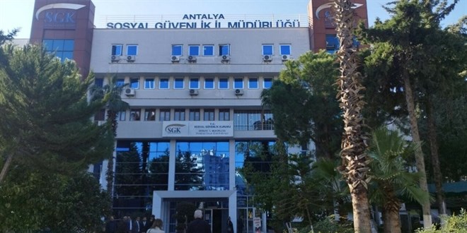 SGK Antalya'da 200 bin euro r��vet iddias�: �dari uygulamalar kafa kar��t�rd�
