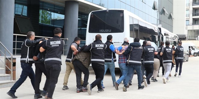Bursa'da tefecilik ve ya�ma operasyonunda 11 ki�i tutukland� - Son Dakika Haber