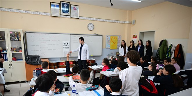 �stanbul'daki okullarda sa�l�k taramas�: Binlerce �ocuk mercek alt�nda