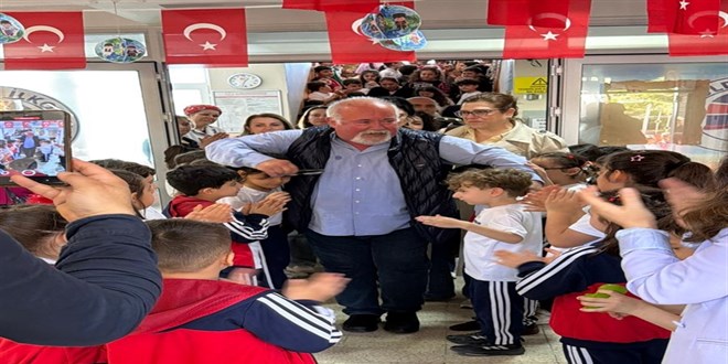 43 y�ll�k ��retmenden son ders: �lkenizi �ok sevin, hi�bir �eyi ertelemeyin!
