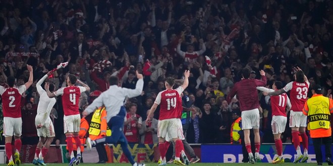 Arsenal, �ampiyonlu�a �ok yak�n