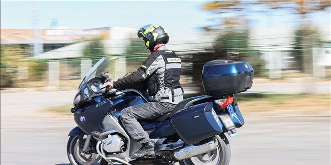 Motosiklet kazalar�n� azaltmak i�in d��meye bas�ld�