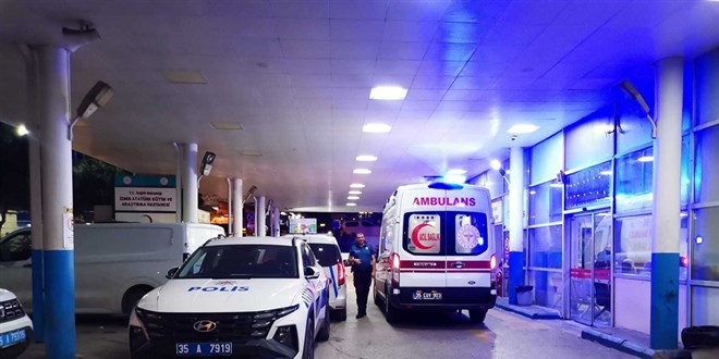 6 ya��ndaki I��l, servis arac�n�n alt�na ka�an topu almak isterken can�ndan oldu
