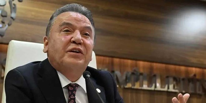Muhittin B�cek: Evet, �zg�r �zel'e 1 milyon euro verdik - Son Dakika Haber