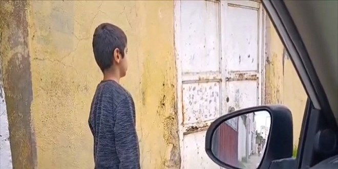 Minik Emre'den �rnek davran��: Okulda de�ildi ama �stiklal Mar��'n� unutmad� - Son Dakika Haber