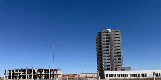 6 blok i�in temel at�ld�, 3 ba�kan de�i�ti, 1 blok yap�labildi