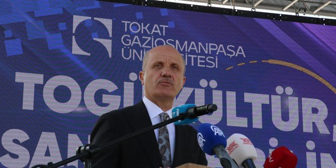 �zvar: �niversitelerin ko�luk ve rehberlik rol�n� �stlenmesi gerekiyor