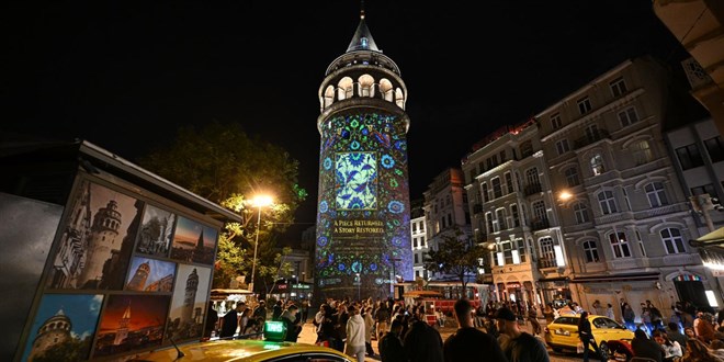 Galata Kulesi'nde k�lt�rel miras i�in fark�ndal�k g�sterisi
