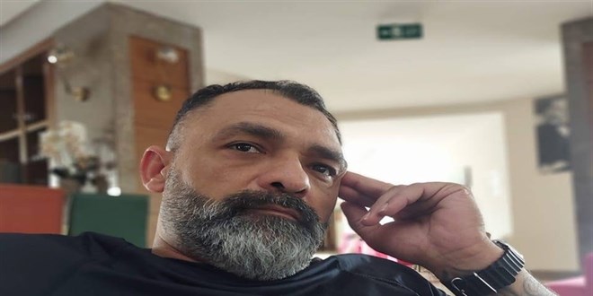 Telefonla konu�urken falezlerden d���p �ld� - Son Dakika Haber