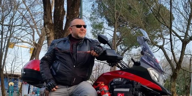 Feci kaza: Motosiklet tutkunu sanat�� hayat�n� kaybetti, o�lu a��r yaraland�