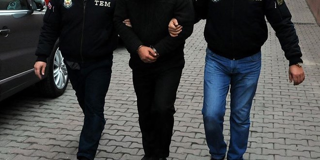 Ankara merkezli FET� operasyonu: 7'si aktif kamu �al��an� 24 g�zalt� karar�