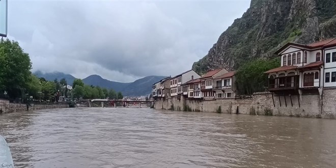Amasya'da e�itime 1 g�n ara verildi